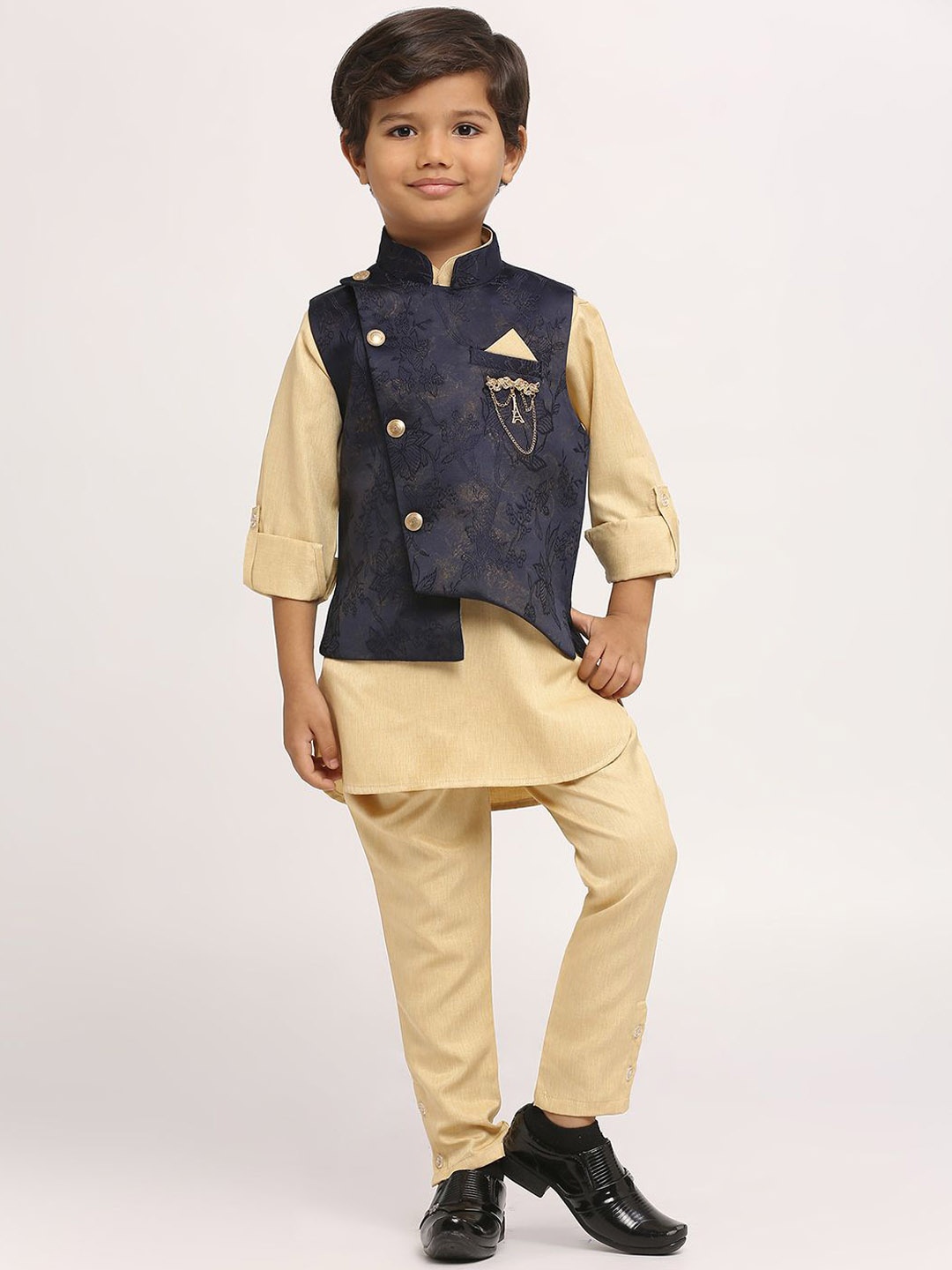 

YK Boys Mandarin Collar Roll-Up Sleeves Straight Kurta With Trousers & Nehru jacket, Navy blue