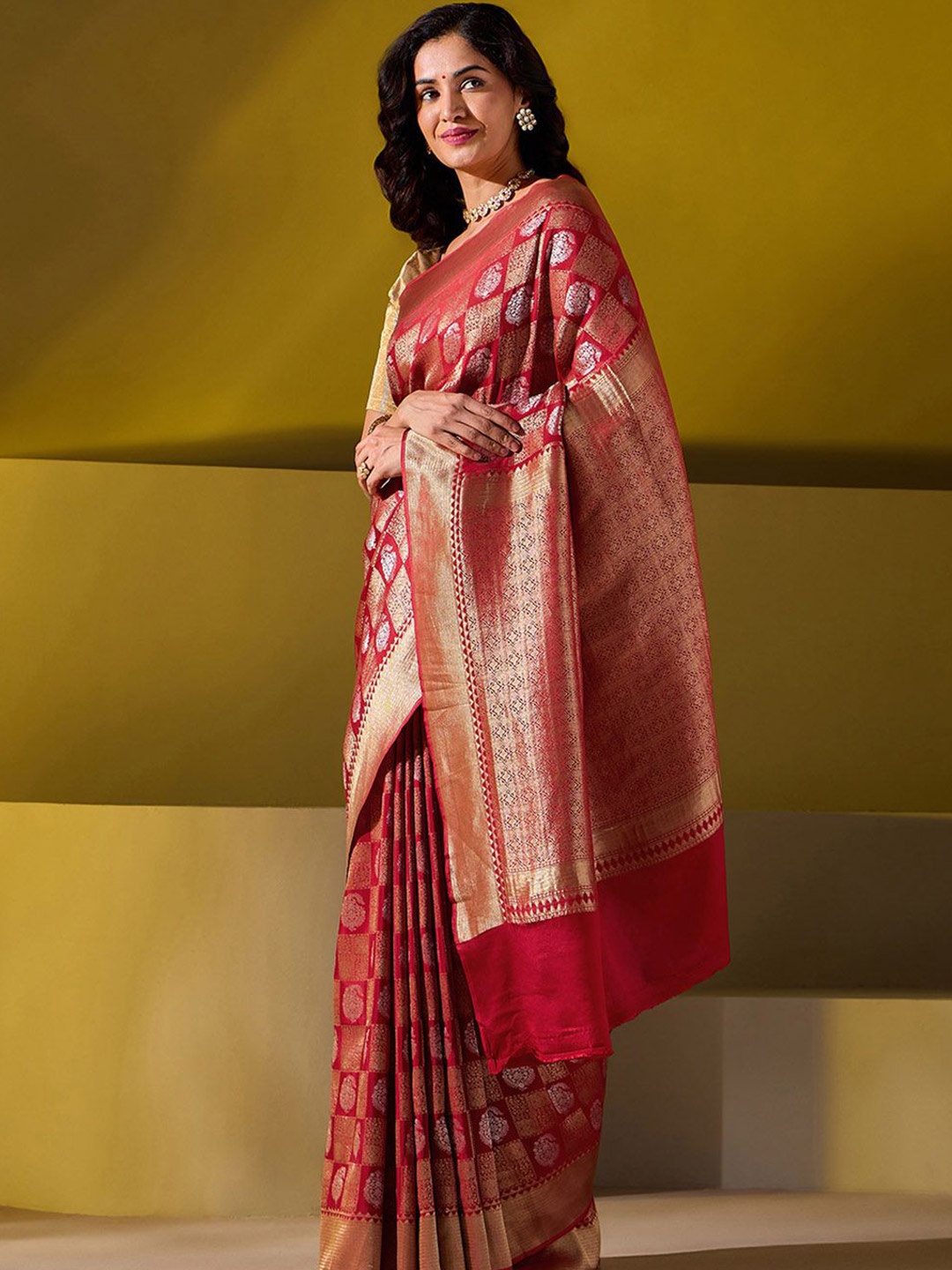 

Taneira Woven Design Zari Pure Crepe Saree, Red