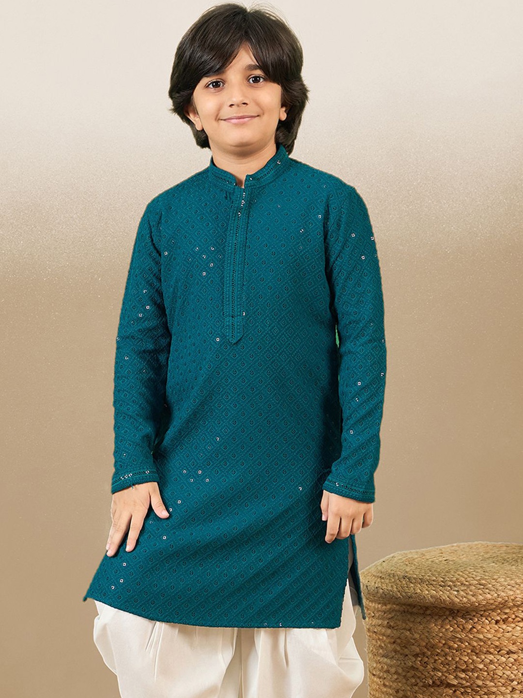 

Here&Now X Sanwara Boys Floral Embroidered Chikankari & Sequinned Cotton Kurta, Green