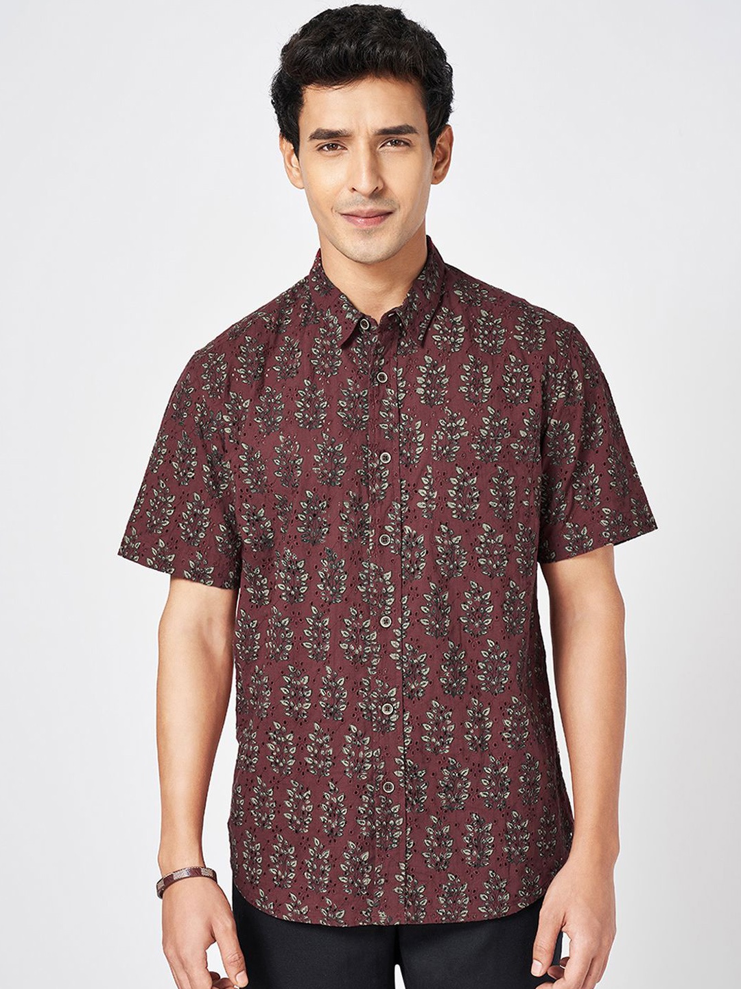 

indus route by Pantaloons Floral Self Design Short Sleeves Pure Cotton Shirt, Red