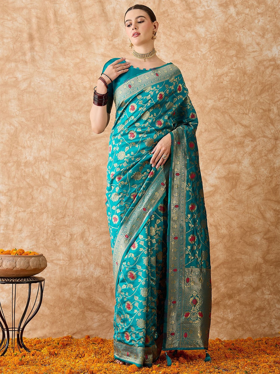 

Sangria Woven Design Kanjeevaram Saree With Blouse Piece, Blue