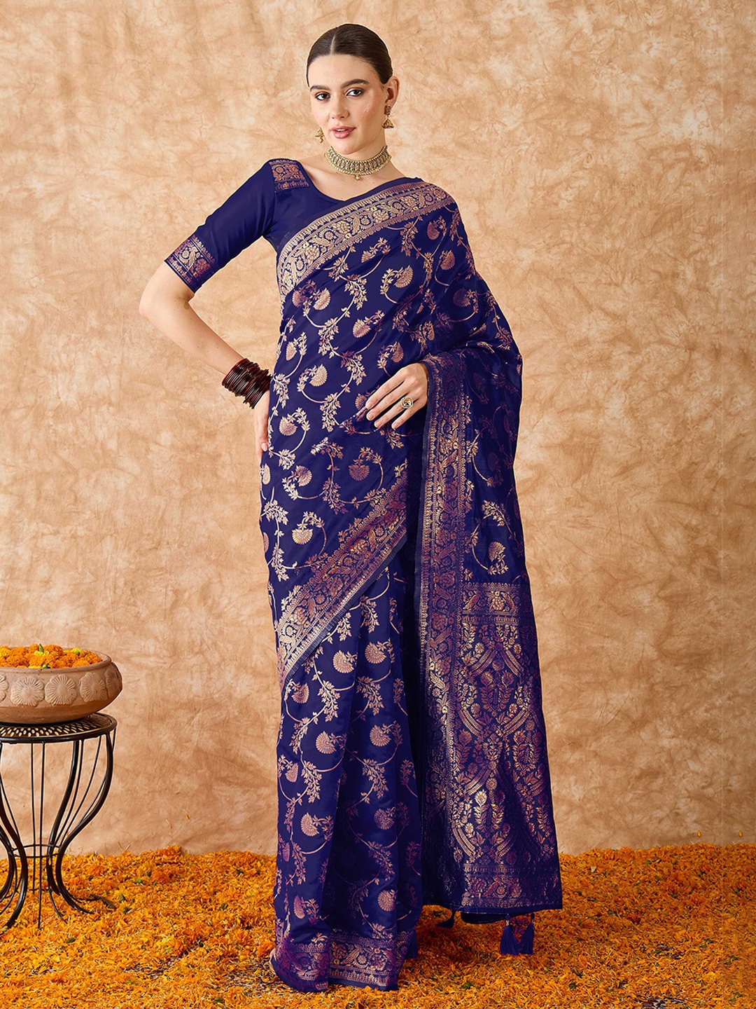 

Sangria Woven Design Banarasi Saree With Blouse Piece, Navy blue