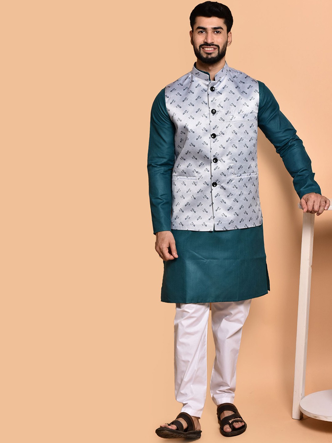 

PRINTCULTR Men Regular Pure Cotton Kurta with Trousers, Teal