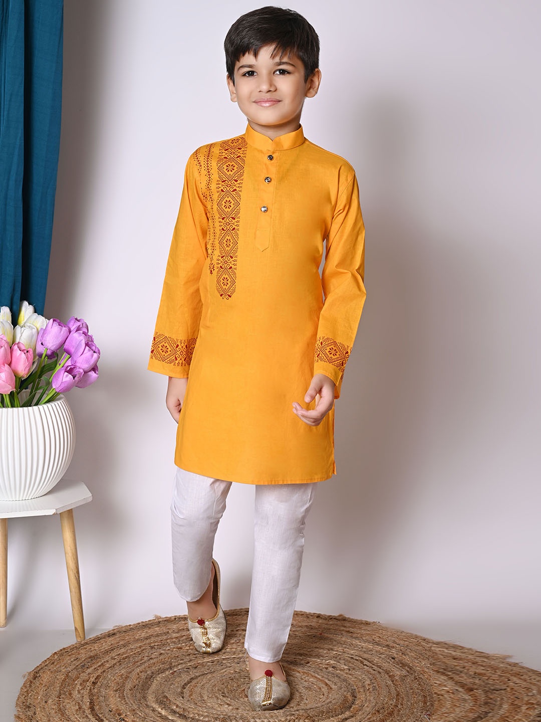 

BAESD Boys Printed Regular Pure Cotton Kurta with Pyjamas, Yellow