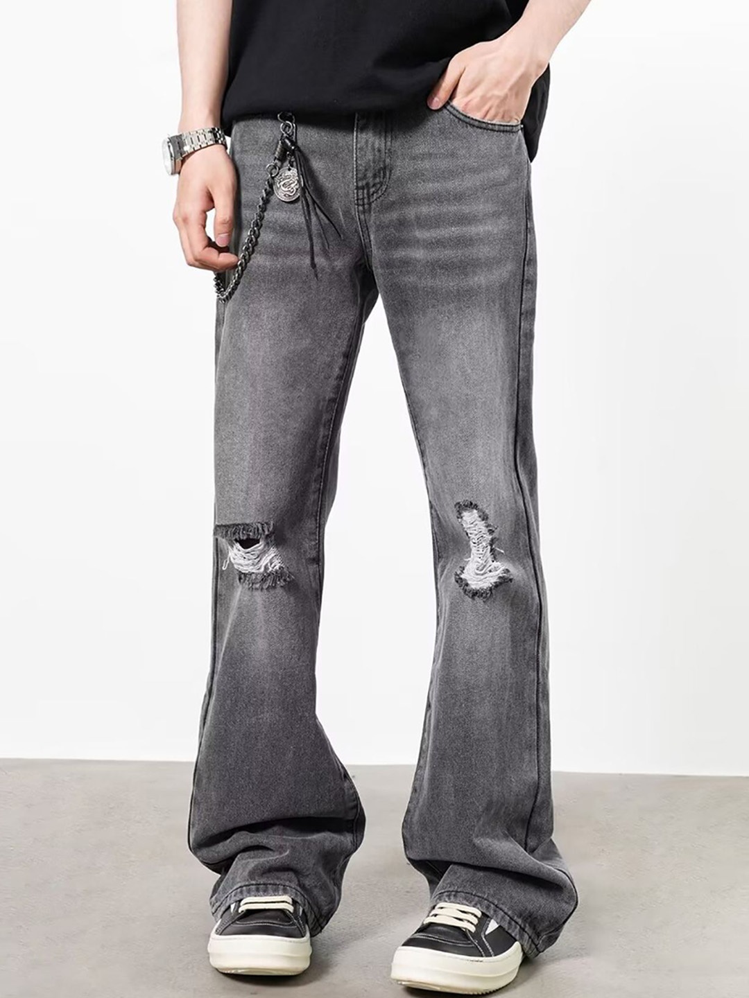 

StyleCast x Revolte Men Flared Slash Knee Light Fade Jeans, Grey