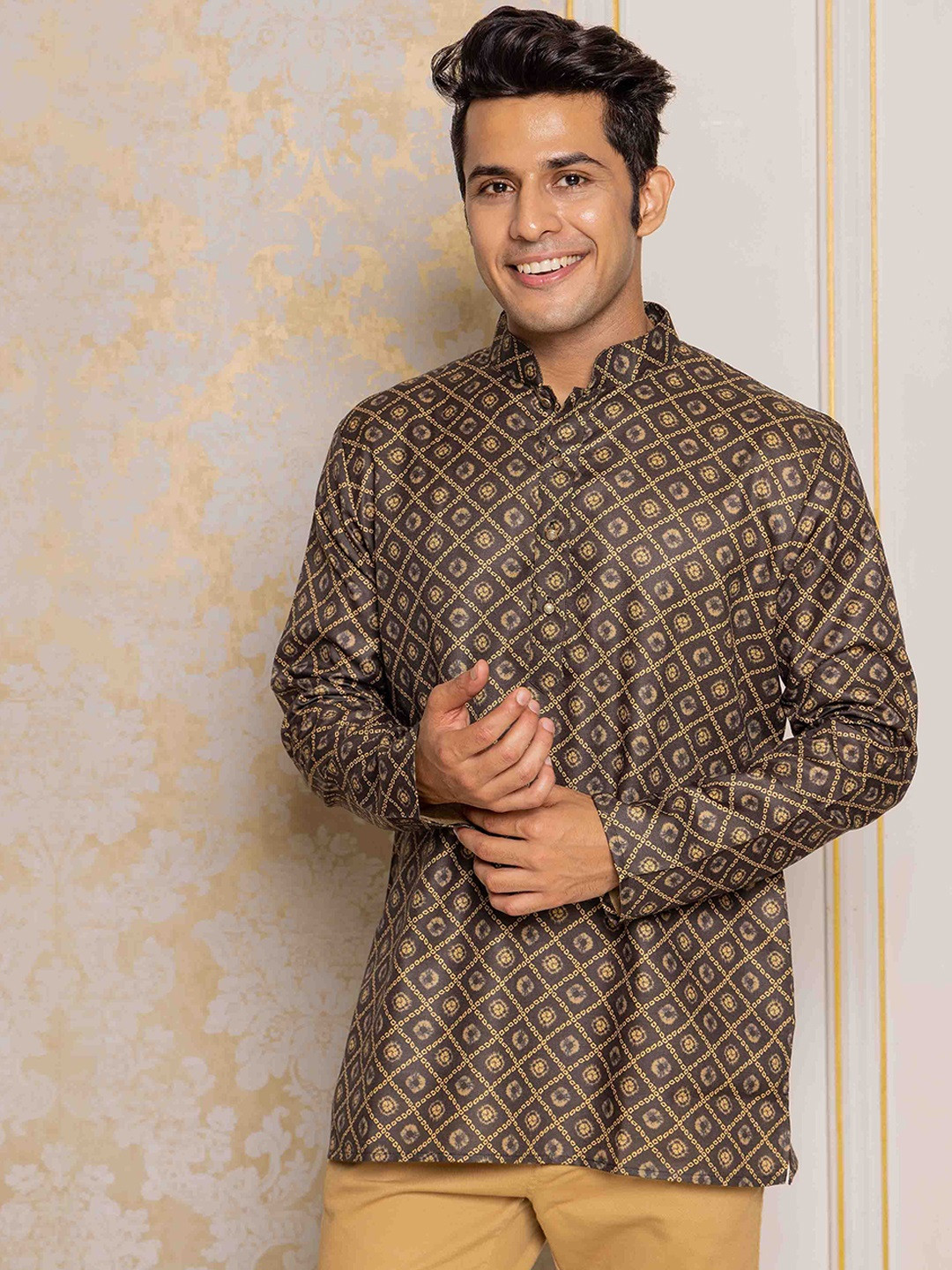 

Ethnic India Bandhani Printed Woven Design Mandarin Collar Straight Short Kurta, Black