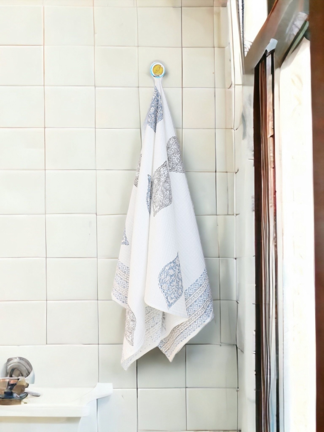 

Texstylers Pink & White Printed Pure Cotton 300 GSM Bath Towel