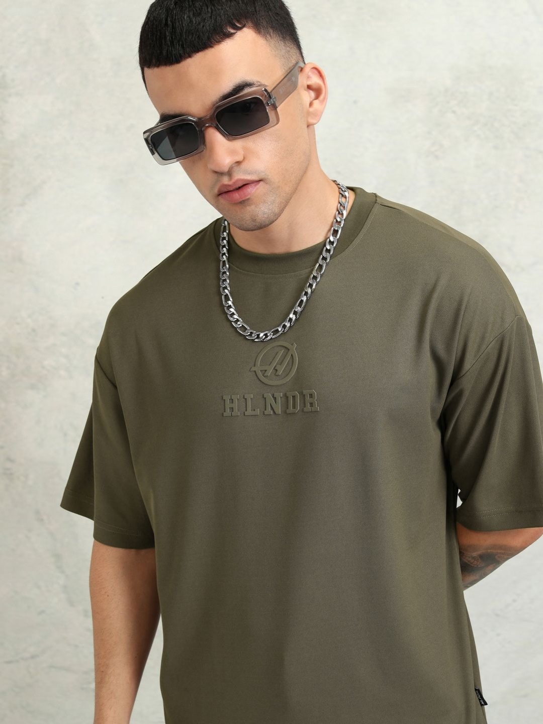 

HIGHLANDER Men Brand Logo Self Design T-shirt, Olive