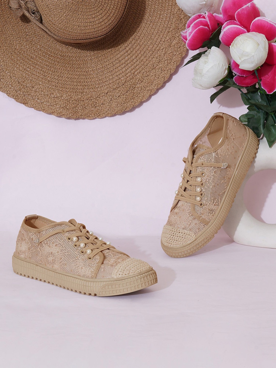 

THE WHITE POLE Women Sneakers, Beige