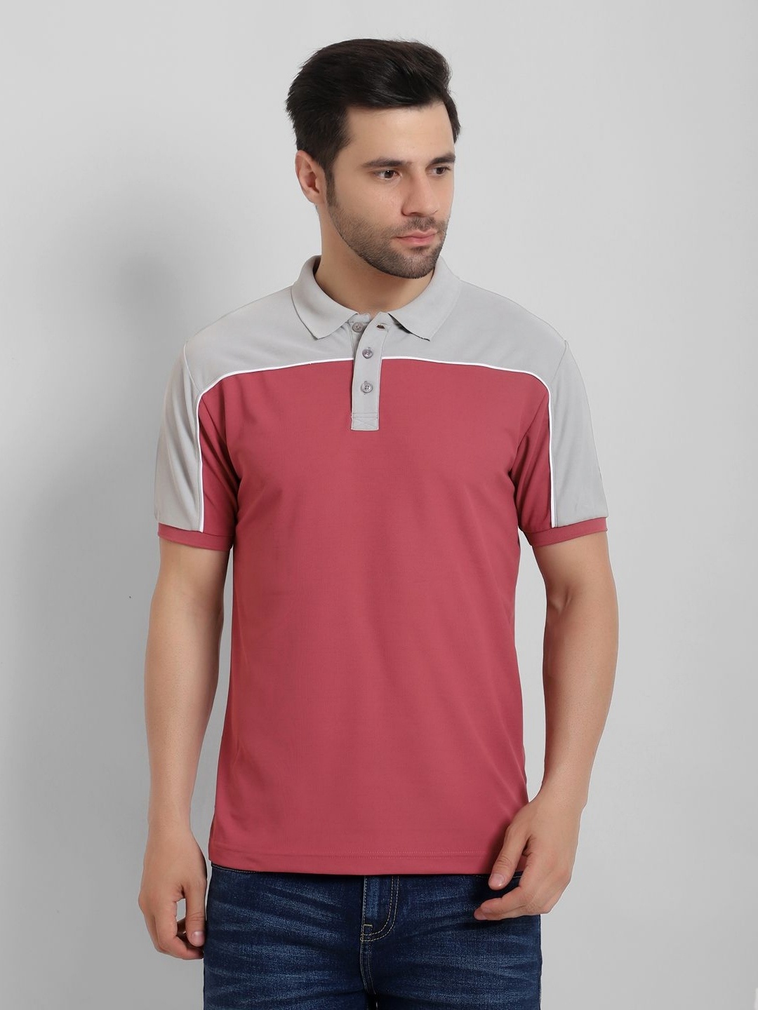 

Canjuice Men Colourblocked Polo Collar T-shirt, Pink