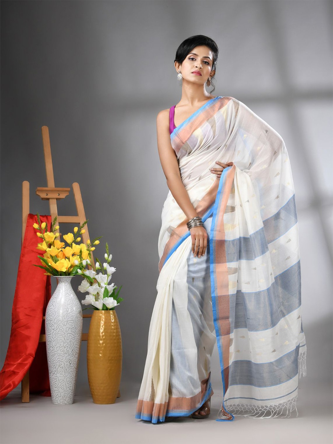 

Charukriti Ethnic Motifs Zari Pure Cotton Saree, Off white