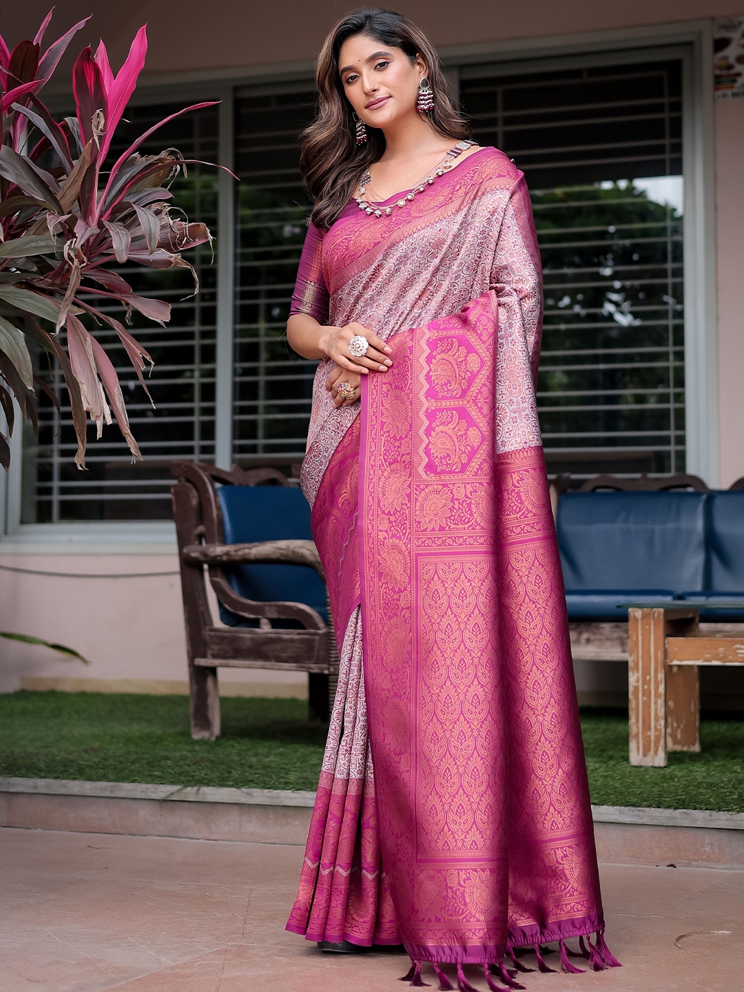 

KIMISHA Zari Silk Blend Handloom Kanjeevaram Saree, Lavender