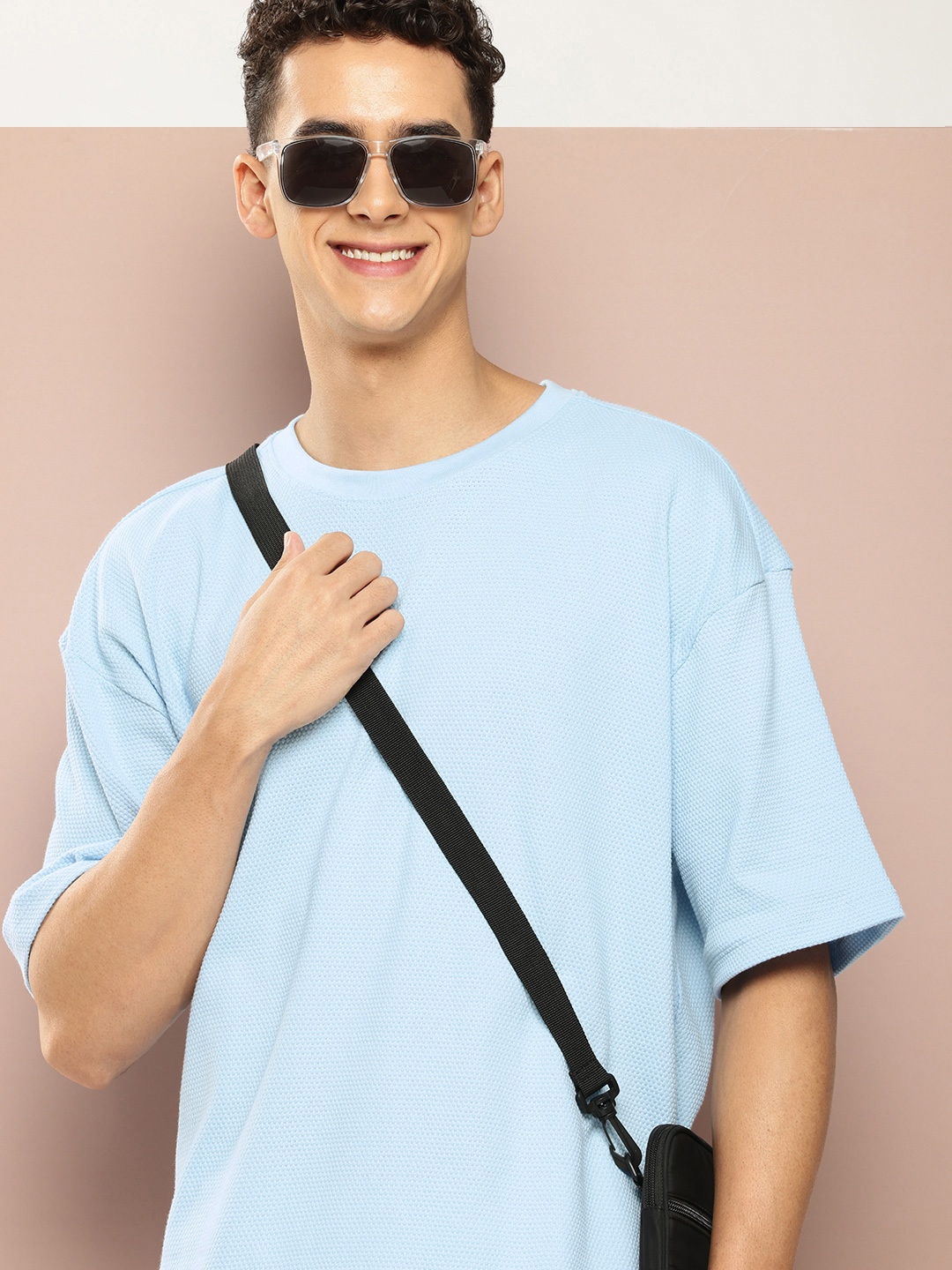 

Harvard Pure Cotton Self Design Drop-Shoulder Sleeves T-shirt, Blue