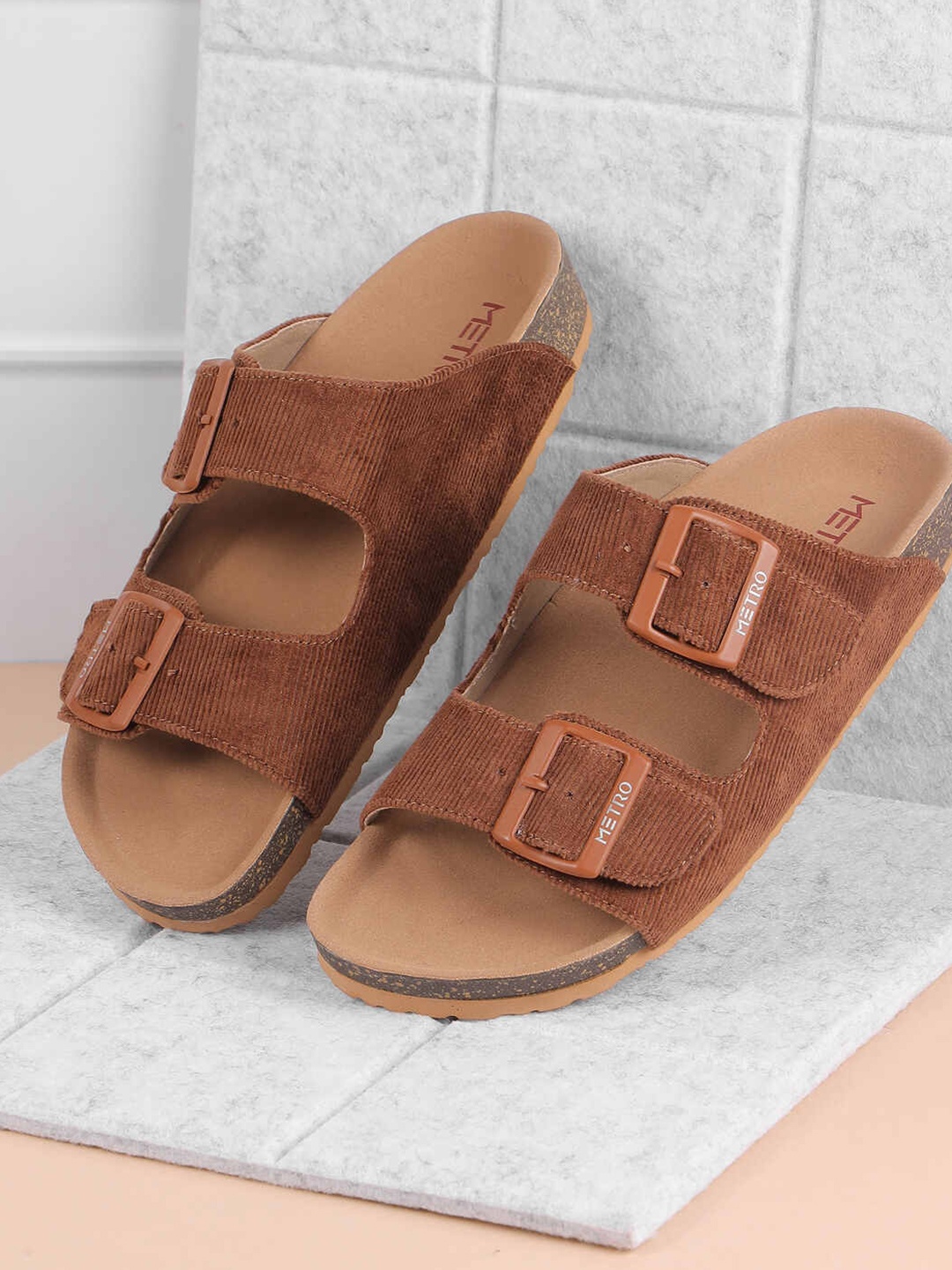 

Metro Women Open Toe Flats with Buckles, Tan