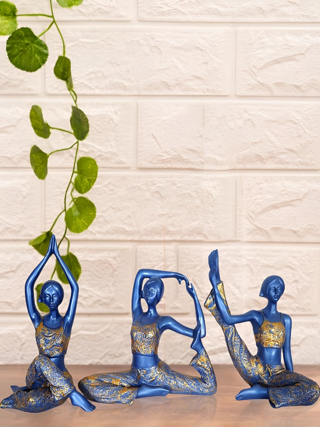 

Zart Blue & Gold-toned 3 Pieces Figurine Showpiece
