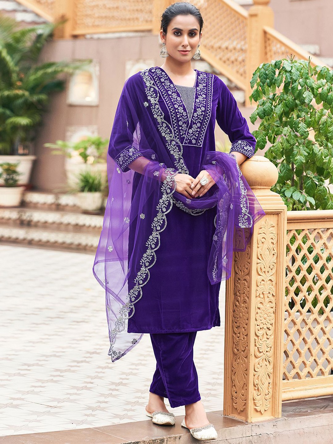 

KALINI Ethnic Motifs Embroidered Sequinned Velvet Kurta with Trousers & Dupatta, Purple