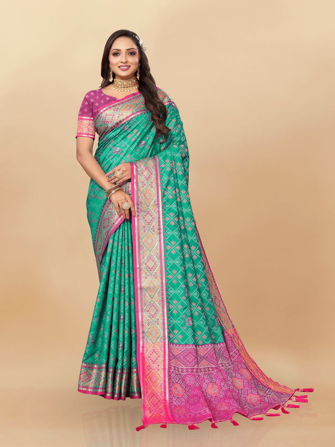 

MOKSHA DESIGNS Ethnic Motifs Zari Pure Silk Paithani Saree, Green