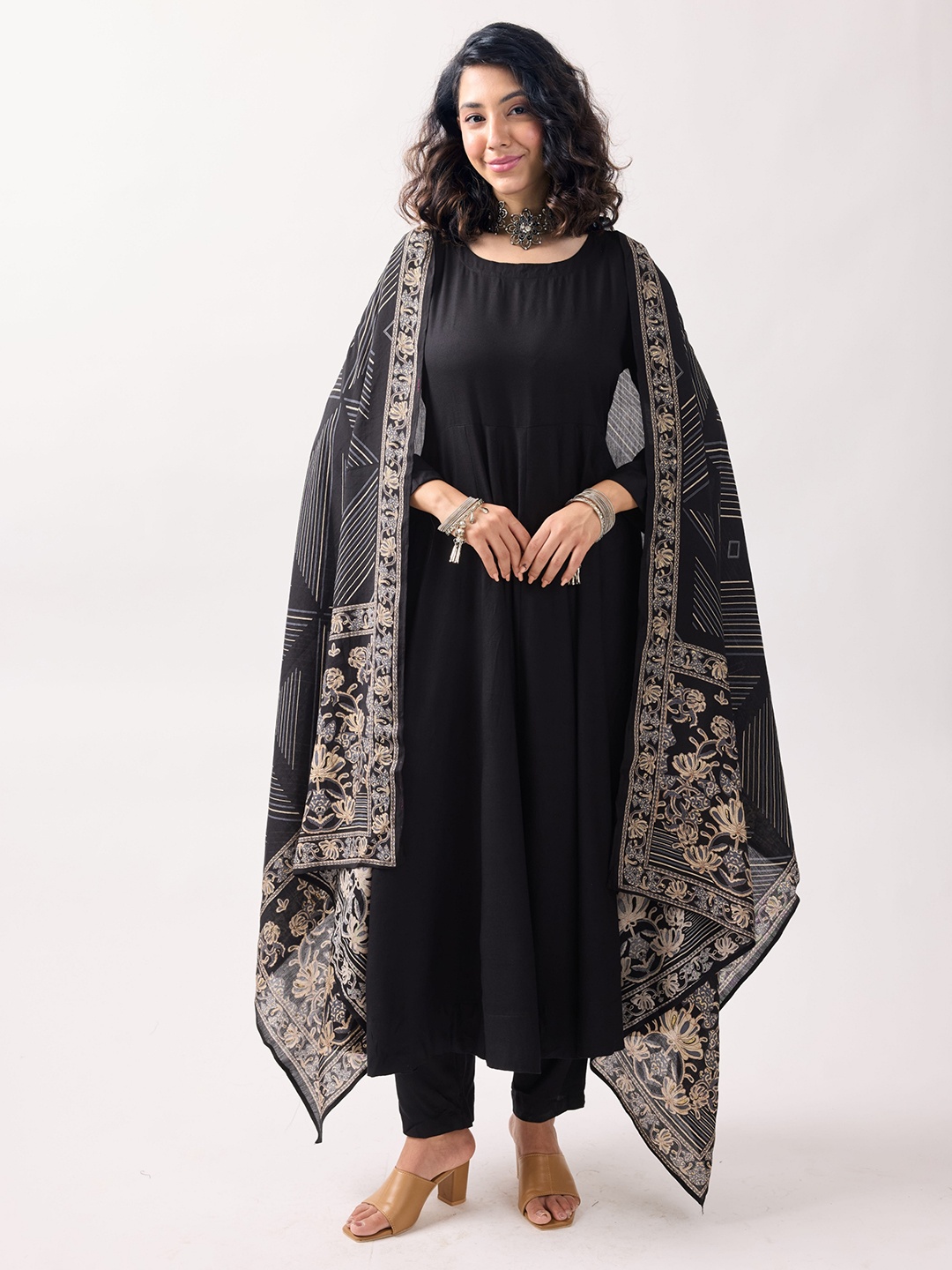 

KALINI Regular Kurta with Trousers & Dupatta, Black