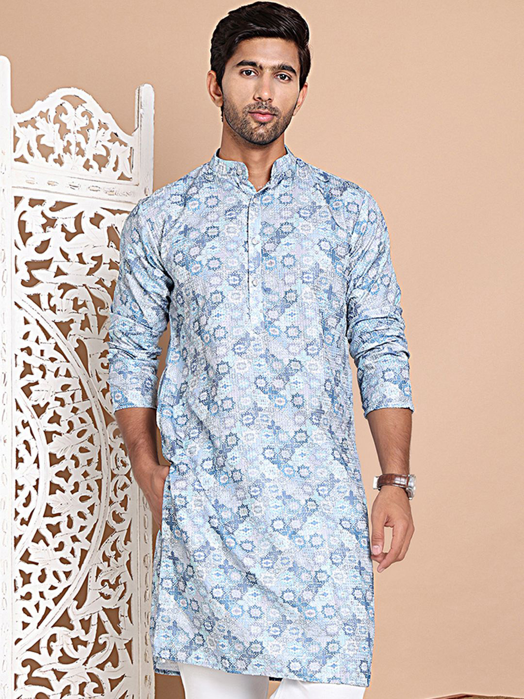 

Jompers Men Geometric Embroidered Sequinned Kurta, Grey