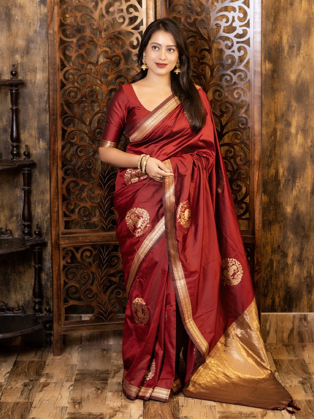 

Mitera Ethnic Motifs Zari Silk Blend Saree, Maroon