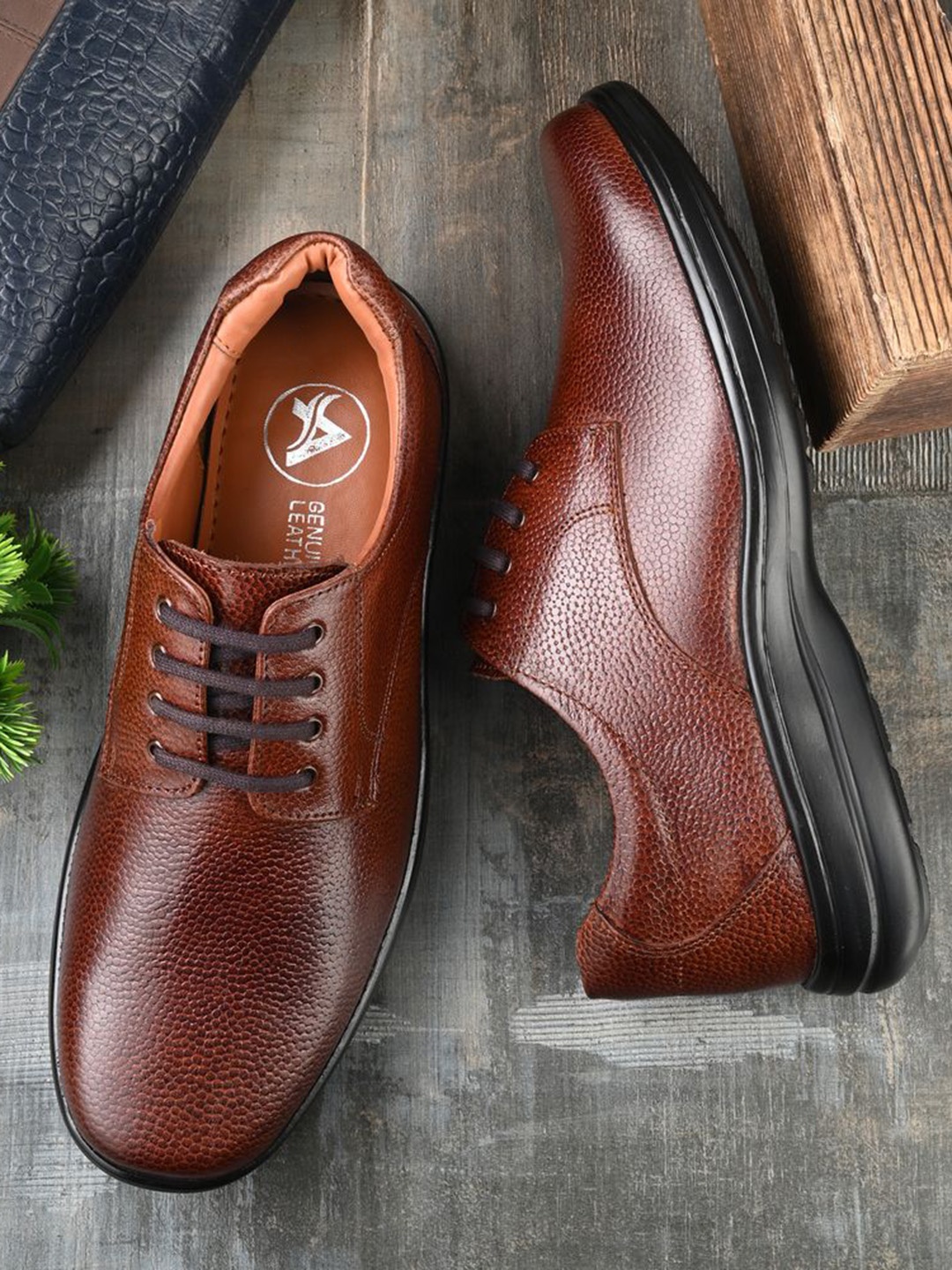

Auserio Men Leather Formal Derbys, Tan