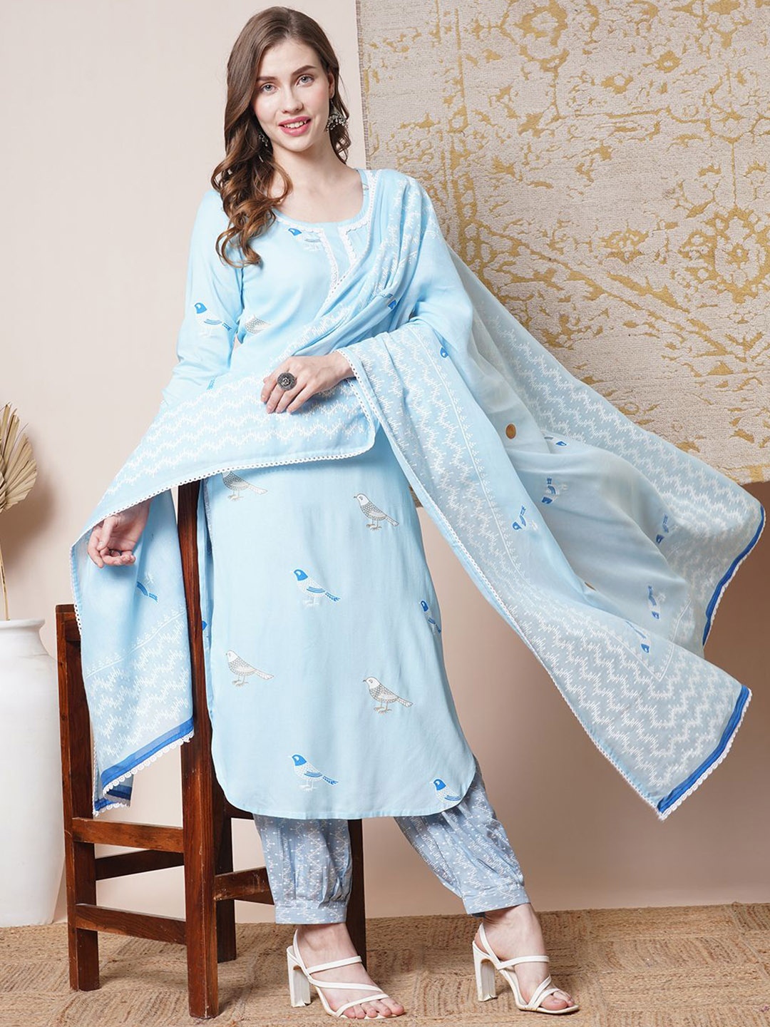 

GoSriKi Ethnic Motifs Printed Straight Kurta with Salwar & Dupatta, Blue