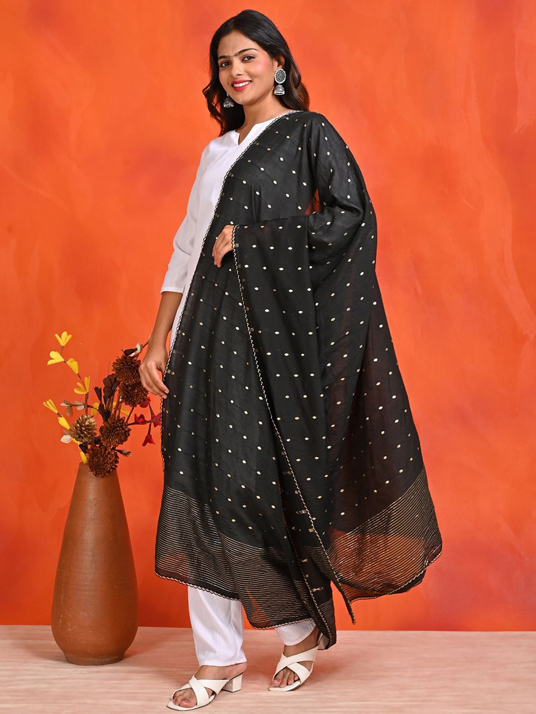 

HELLA FASHIONS Woven Design Dupatta with Zari, Black