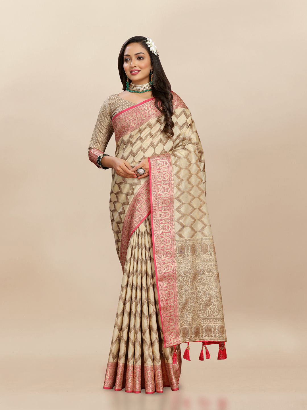 

MOKSHA DESIGNS Ethnic Motifs Zari Pure Silk Paithani Saree, Off white