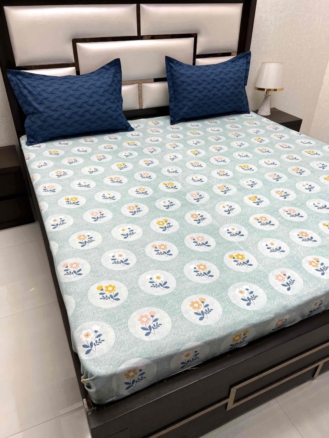 

Pure Decor Manor Blue Floral 200 TC Microfiber Fitted King Bedsheet With 2 Pillow Covers
