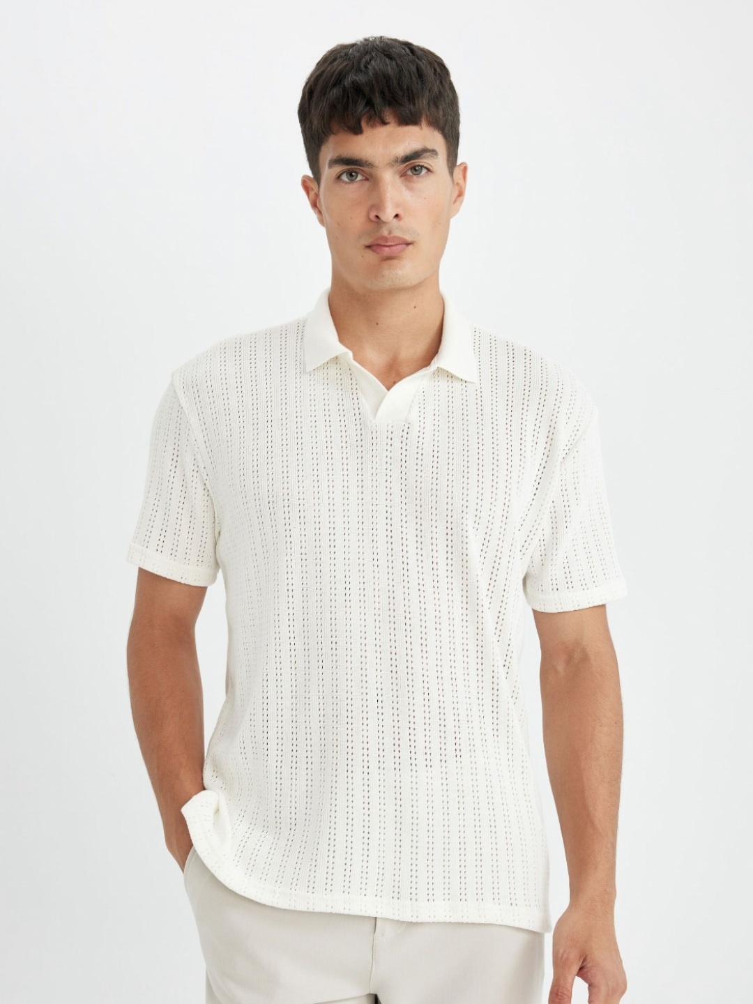 

DeFacto Men Self Design Polo Collar T-shirt, White