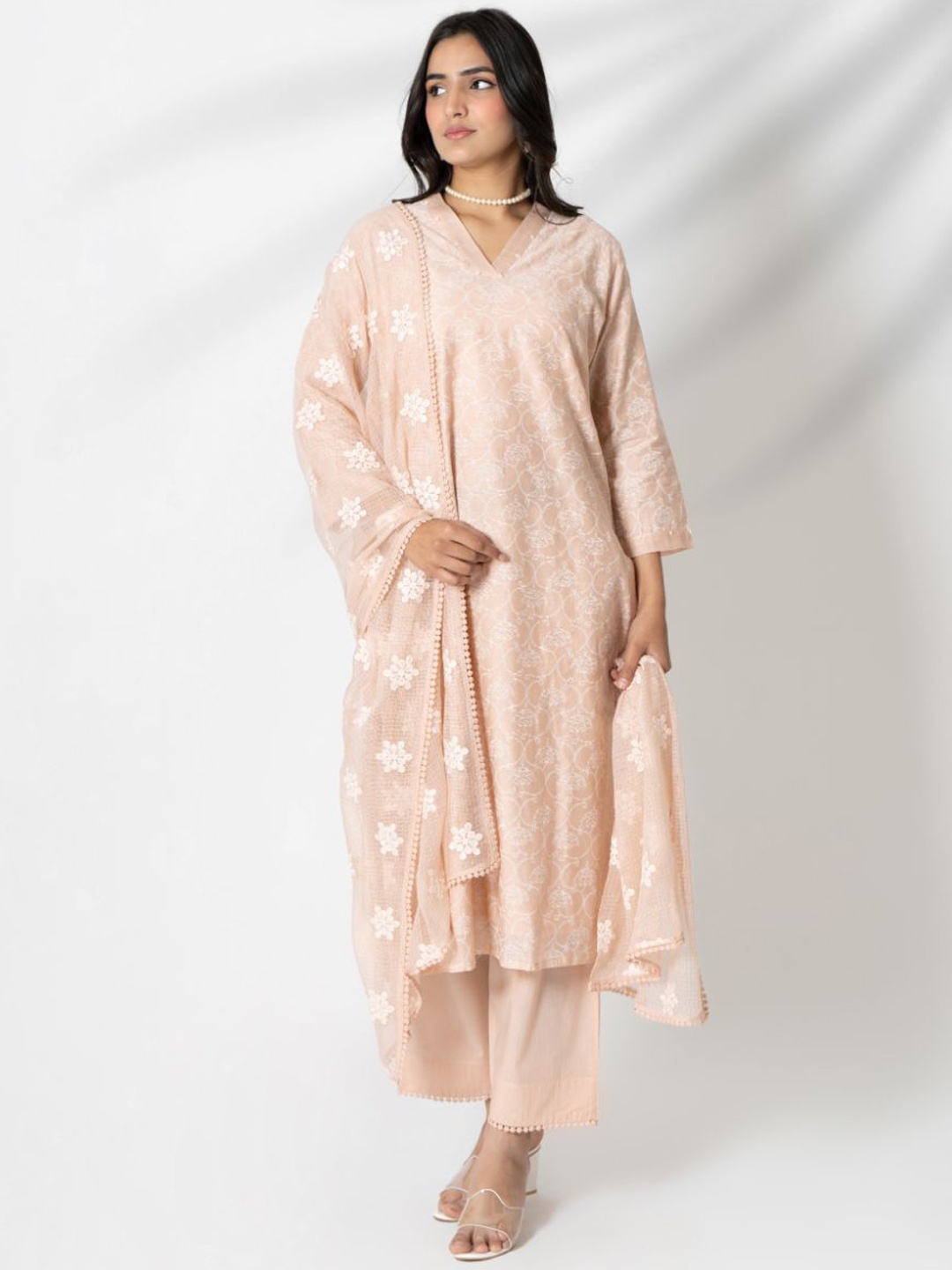 

Kameez by Pooja Kejriwal Printed Thread Work Chanderi Silk Kurta With Trouser & Dupatta, Peach