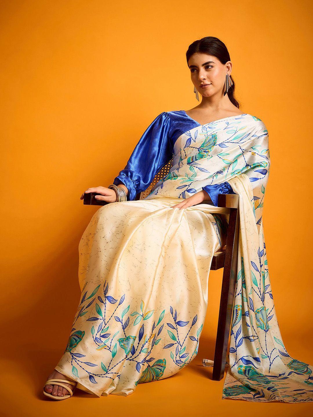 

Sangria Printed Saree With Blouse Piece, Cream