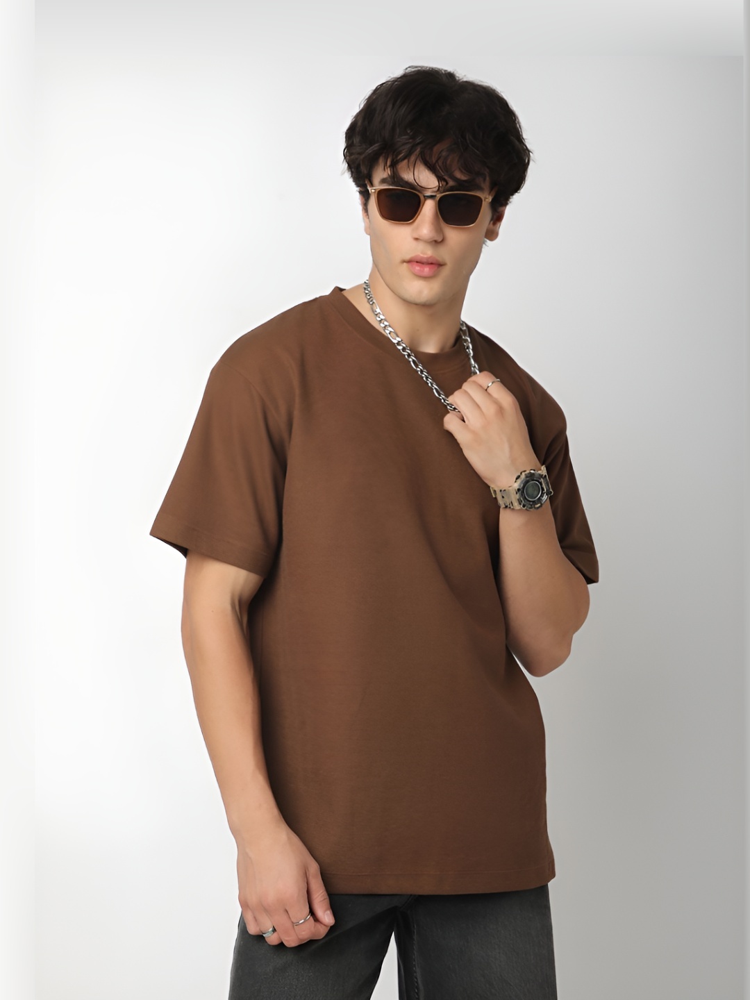 

R&B Men Solid Round Neck Cotton T-shirt, Brown