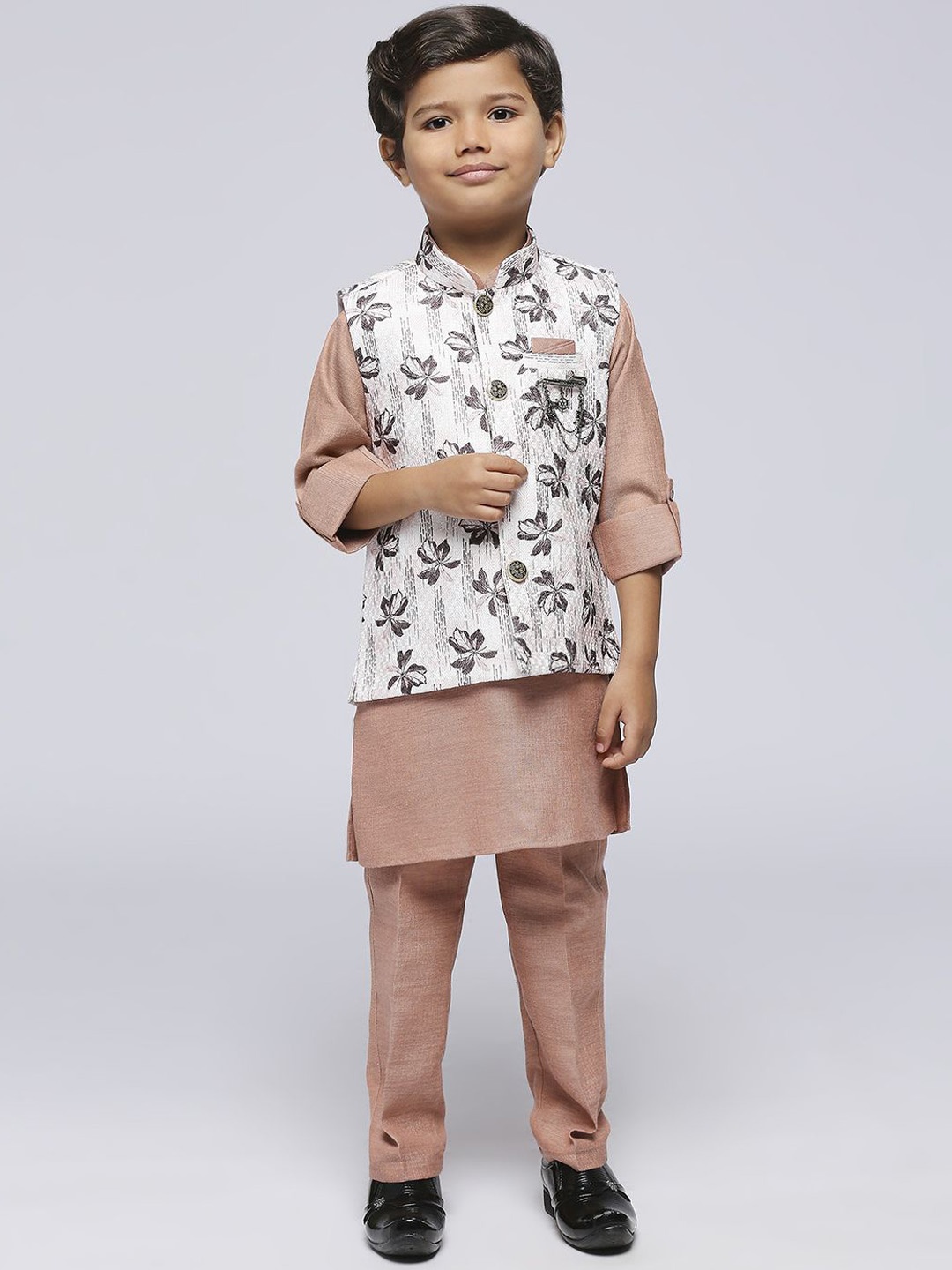 

YK Boys Mandarin Collar Roll-Up Sleeves Straight Kurta With Trousers & Nehru jacket, Brown