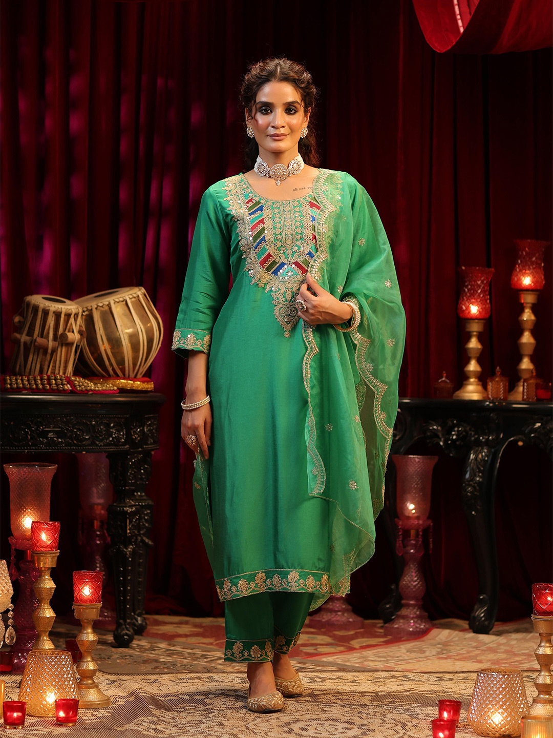 

SCAKHI Floral Embroidered Sequinned Straight Kurta with Trousers & Dupatta, Green