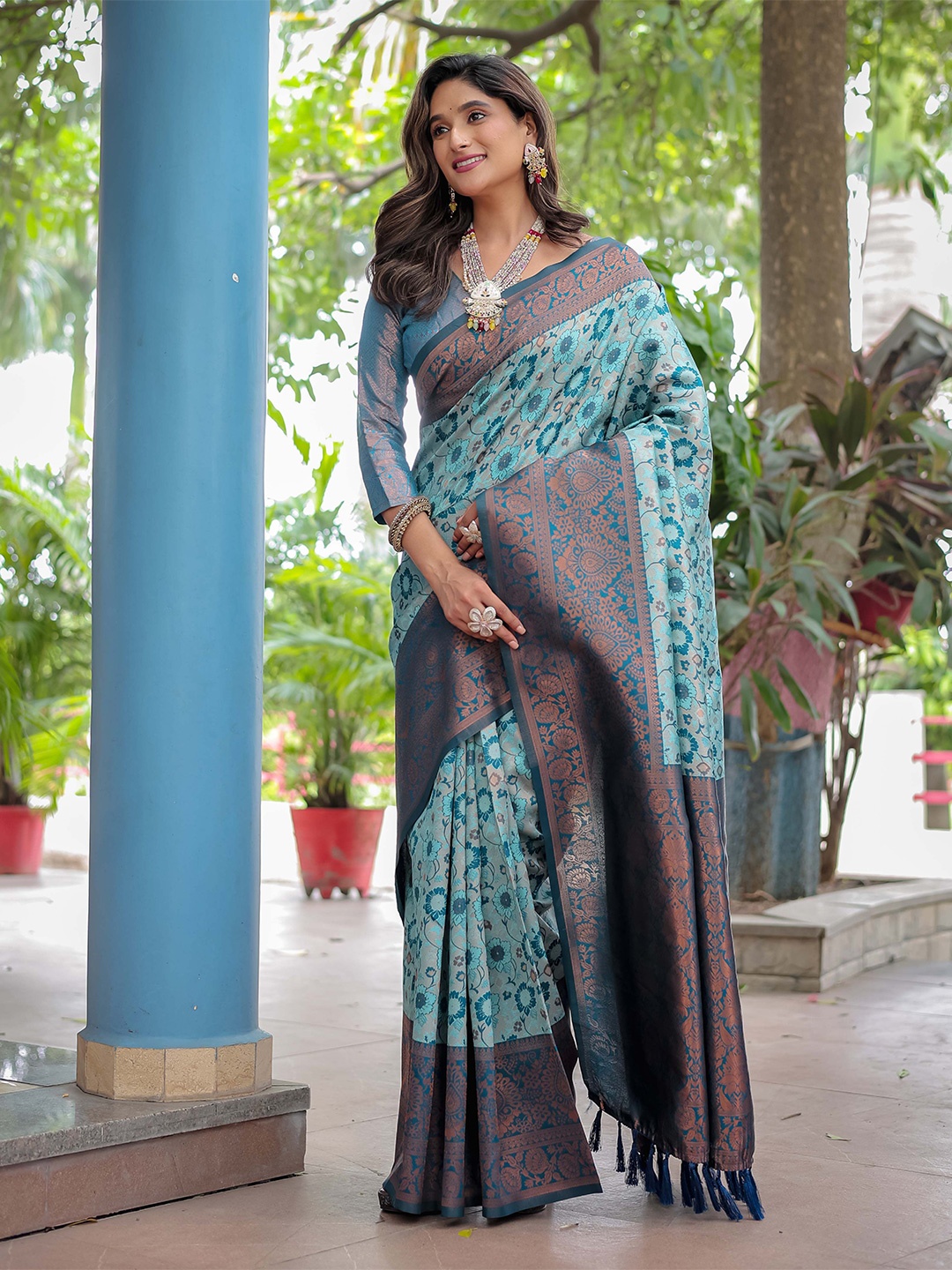 

KIMISHA Woven Design Zari Silk Blend Kanjeevaram Saree, Blue