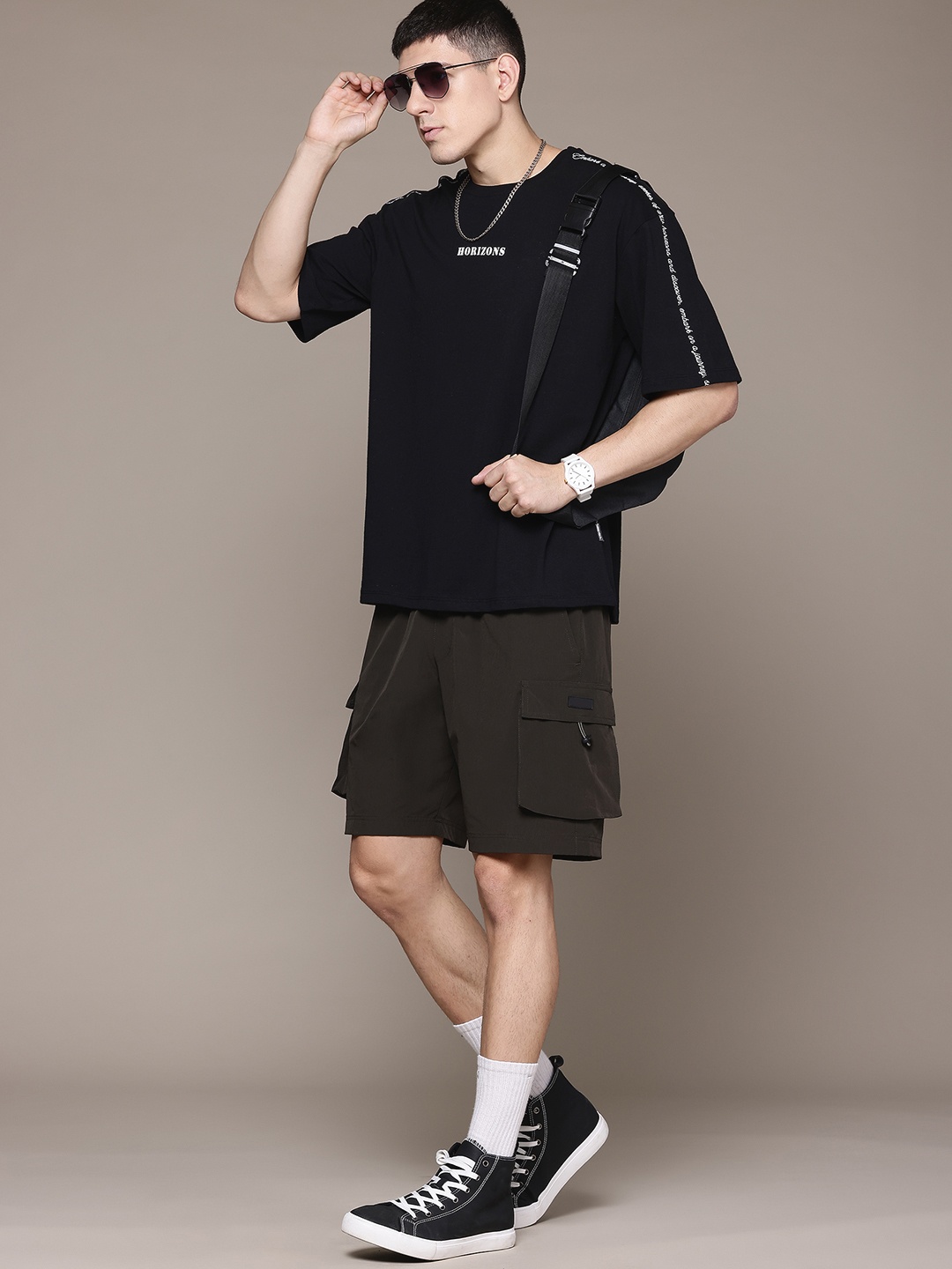 

The Roadster Lifestyle Co. Drop-Shoulder Sleeves T-shirt, Black