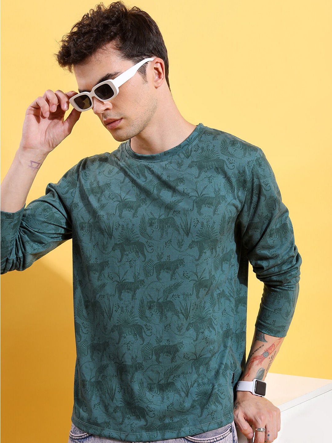 

HIGHLANDER Green Tropical Printed Long Sleeve Relaxed Fit T-shirt