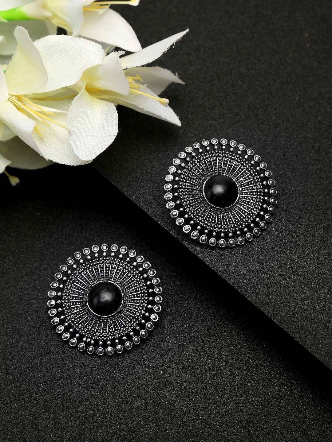 

DressBerry Contemporary Drop Earrings, Silver