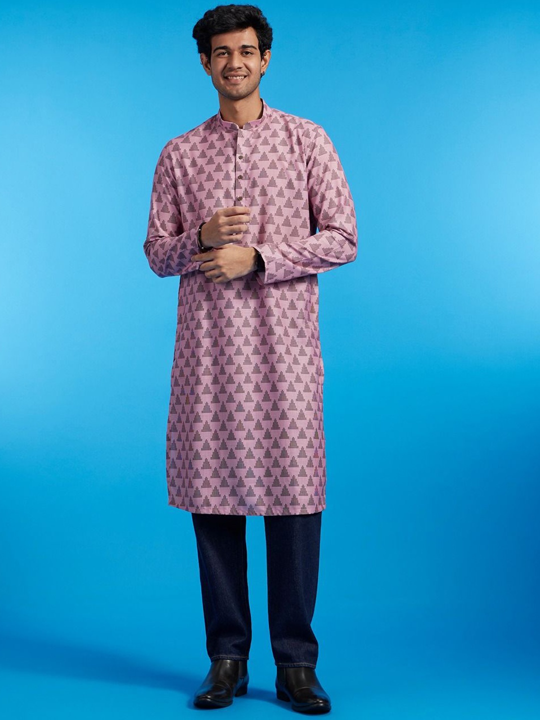

Diwas by Manyavar Geometric Printed Mandarin Collar Straight Kurta, Pink