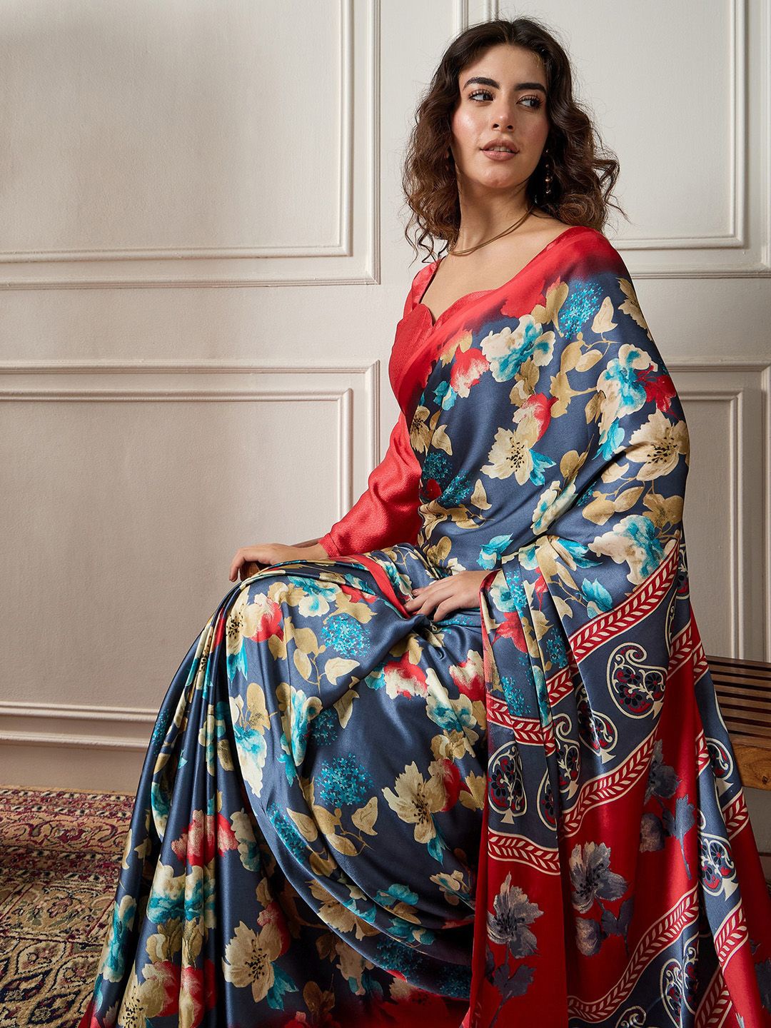 

Sangria Printed Saree With Blouse Piece, Grey