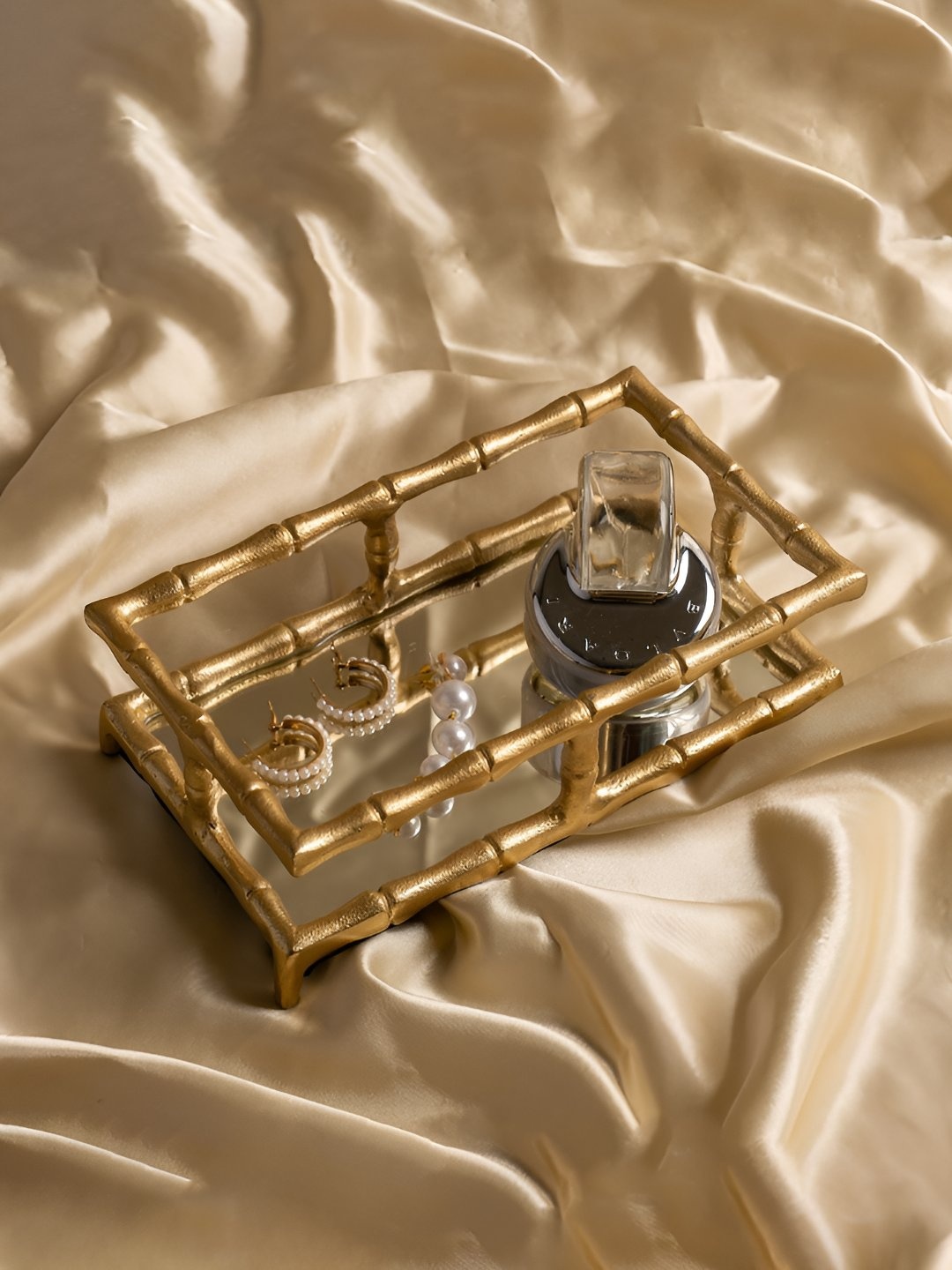 

Glimpse Homes Gold Toned Aluminium Serving Mirror Tray (Medium)
