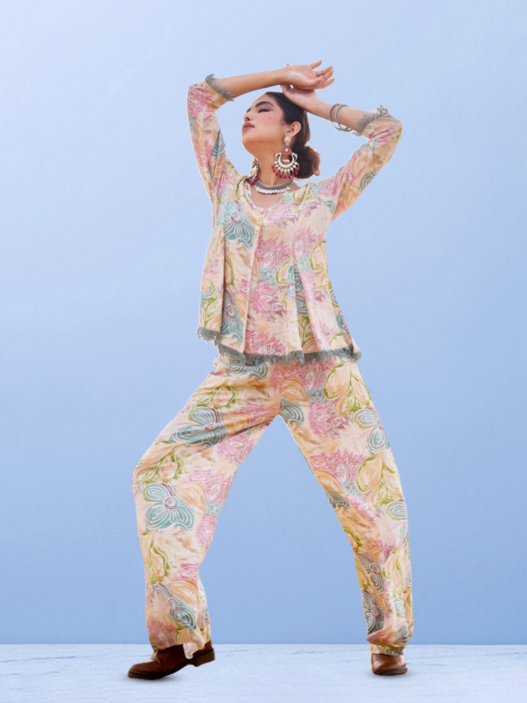 

CUSTARD Floral Printed V-Neck Top With Trousers, Beige
