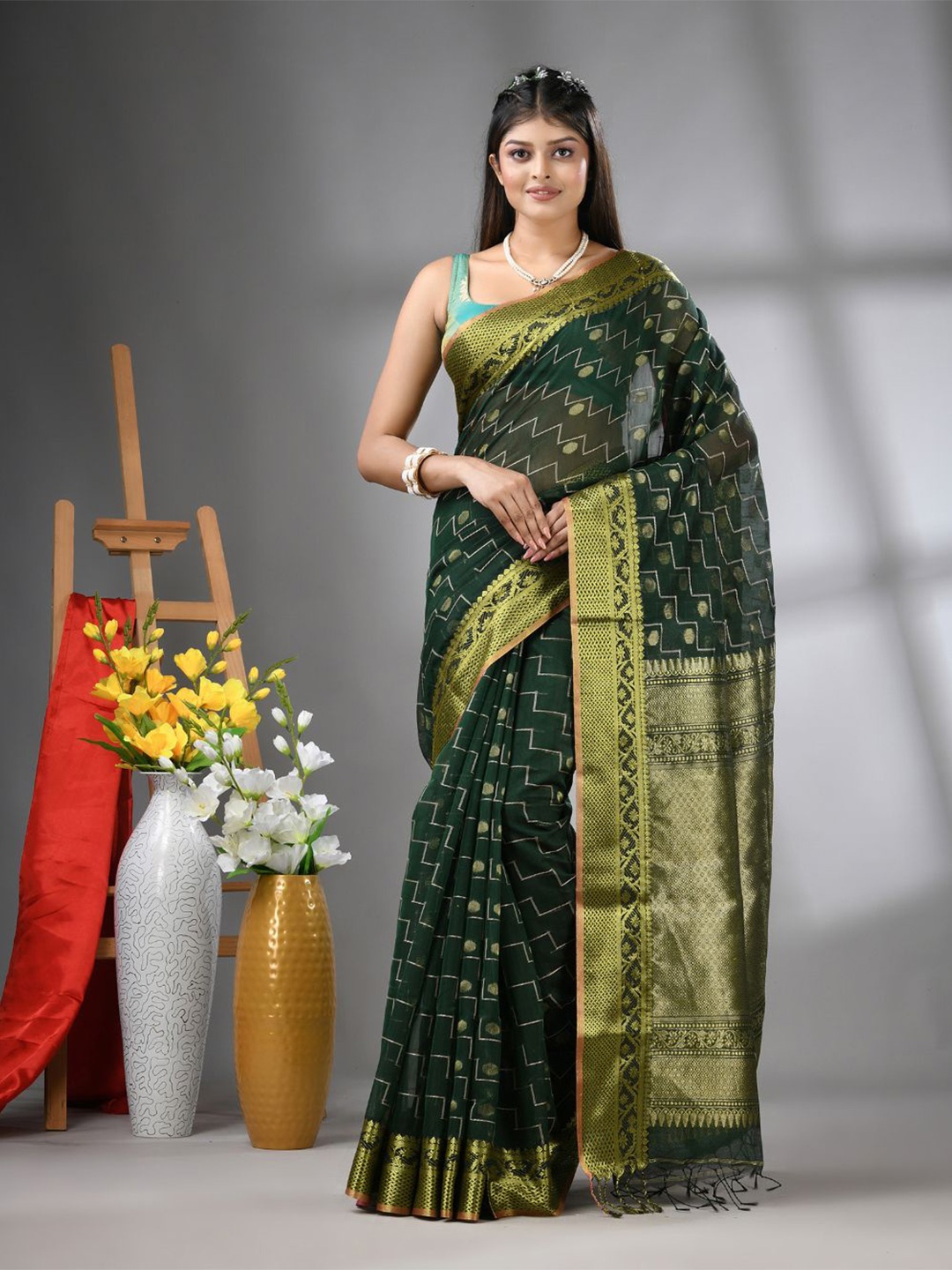 

Charukriti Ethnic Motifs Zari Saree, Green