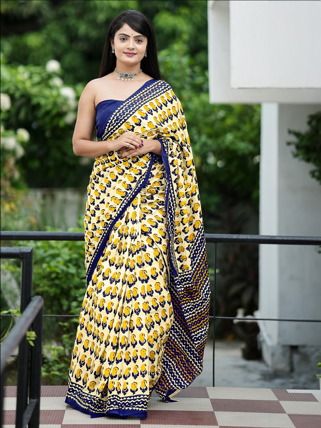 

Anouk Ethnic Motifs Pure Cotton Saree, Yellow