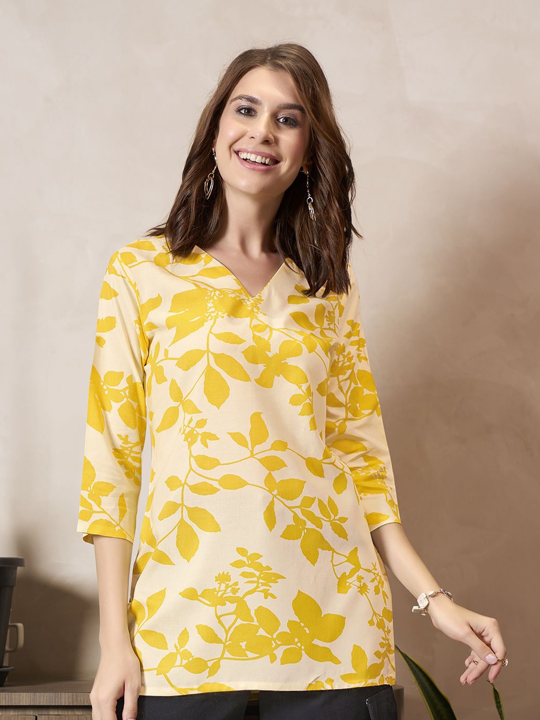 

Anouk Rustic Printed V-Neck Kurti, Cream