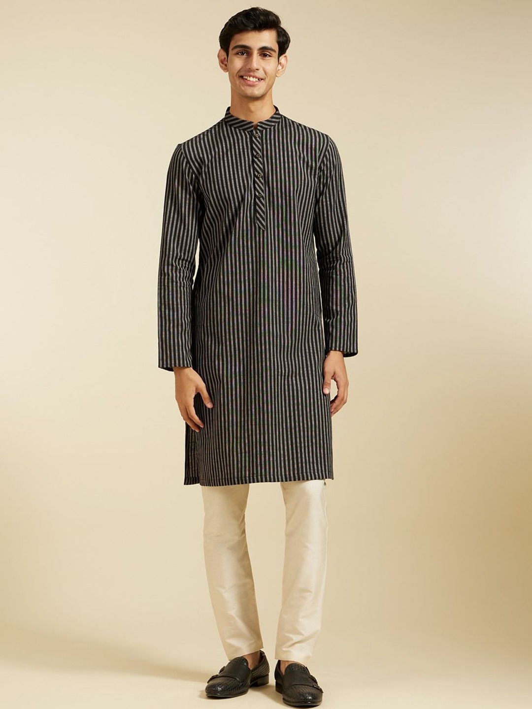 

Diwas by Manyavar Striped Mandarin Collar Cotton Straight Kurta, Black