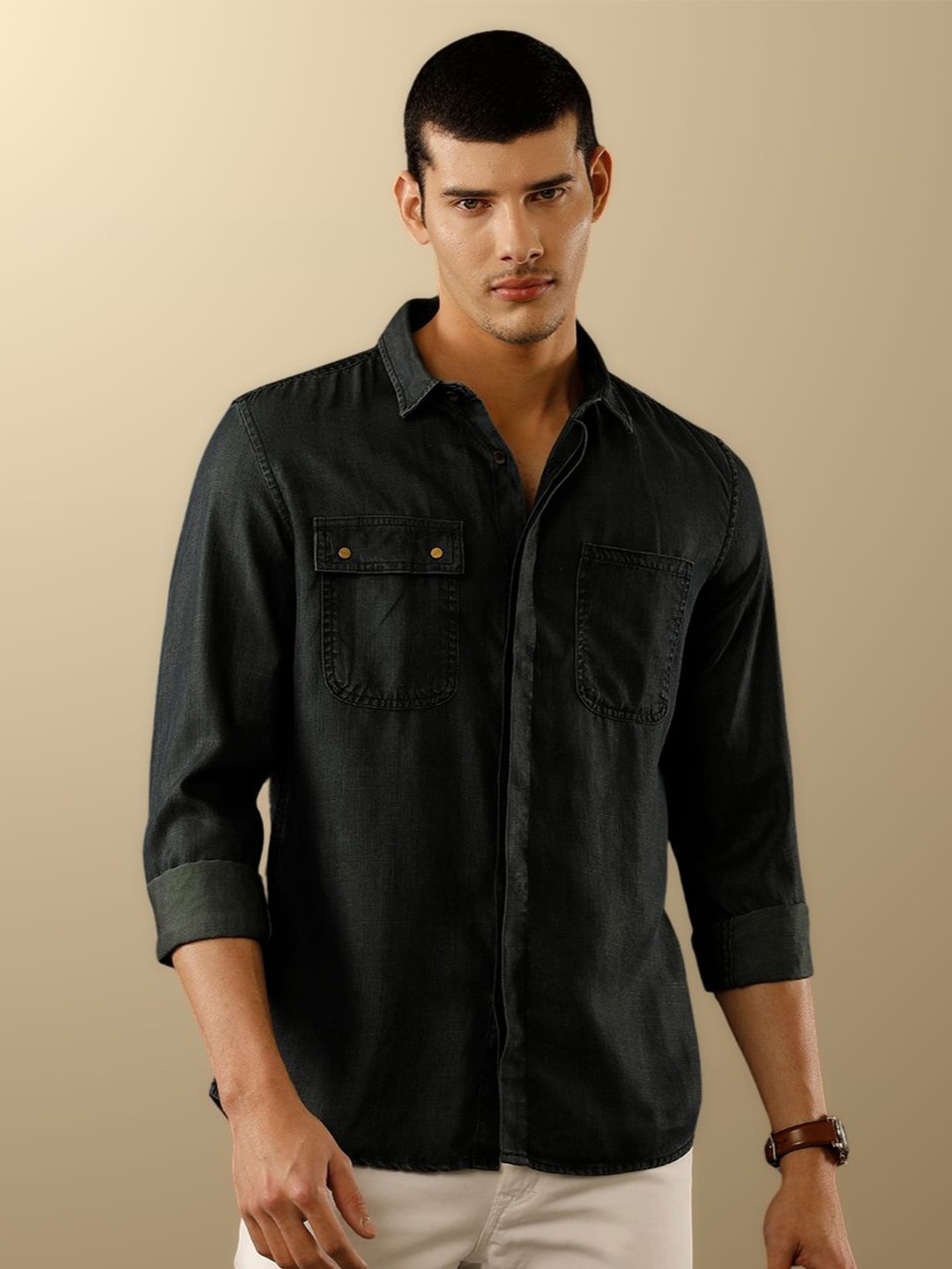 

TEMPLE OF DENIM Men India Slim Cutaway Collar Solid Denim Casual Shirt, Black