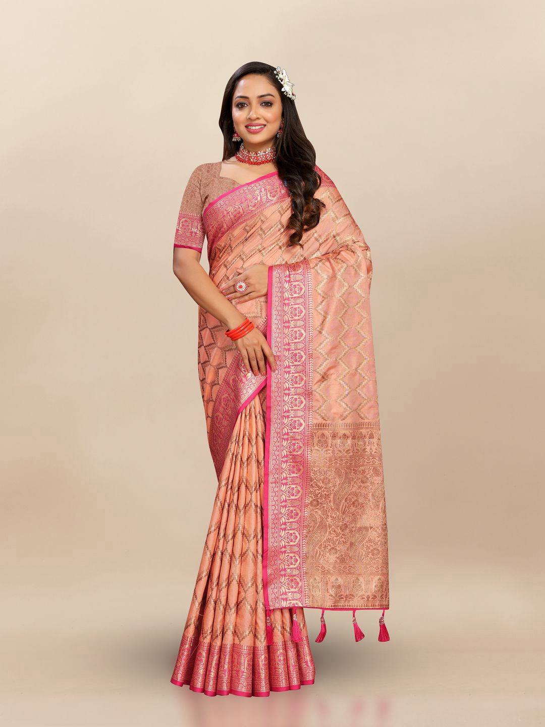 

MOKSHA DESIGNS Ethnic Motifs Zari Pure Silk Paithani Saree, Peach