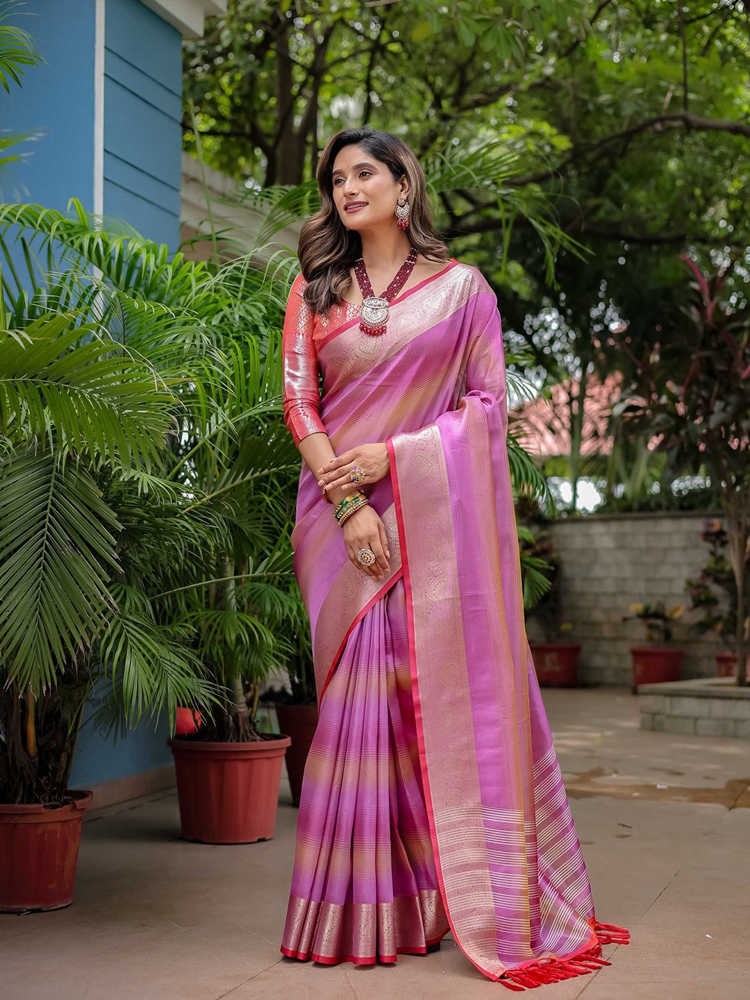 

Kandora Woven Design Zari Pure Silk Banarasi Saree, Purple